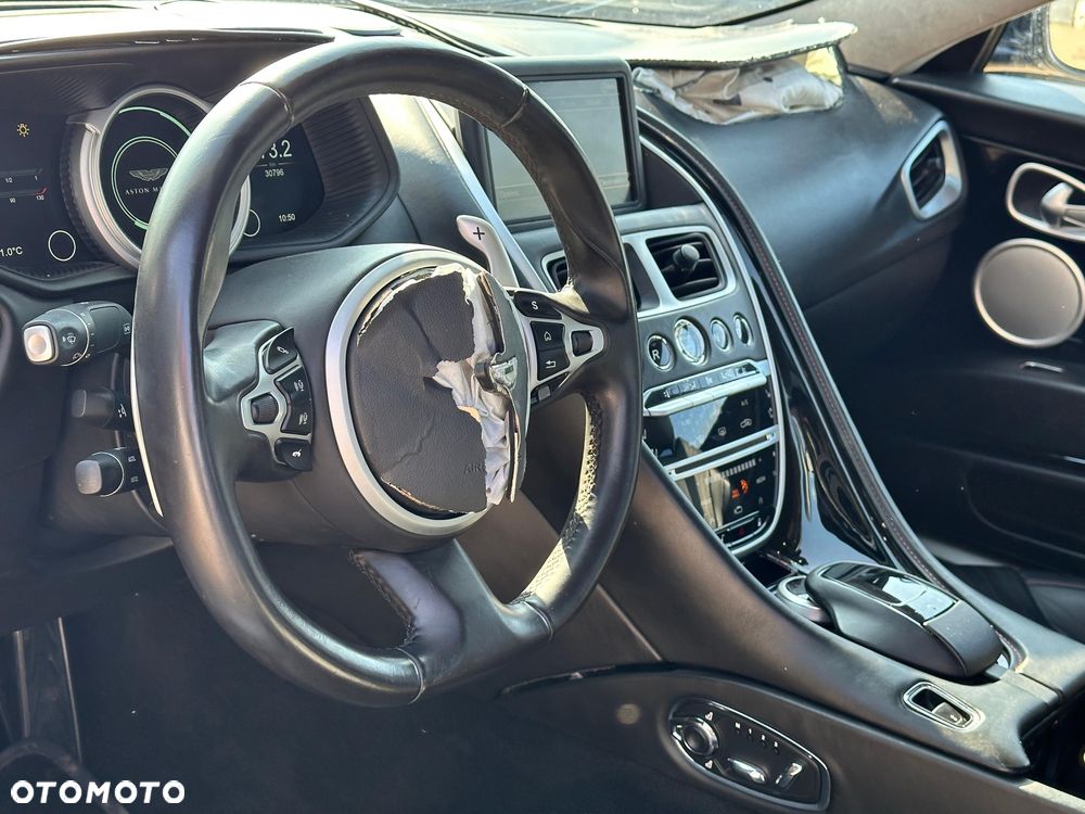 Aston Martin DB11 - 20