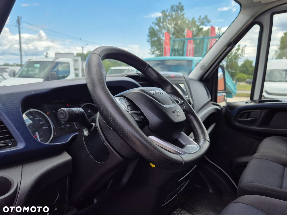Iveco Daily 35S14 Hi-Matic, kontener 8PAL, pneumatyka, klimatyzacja - 9