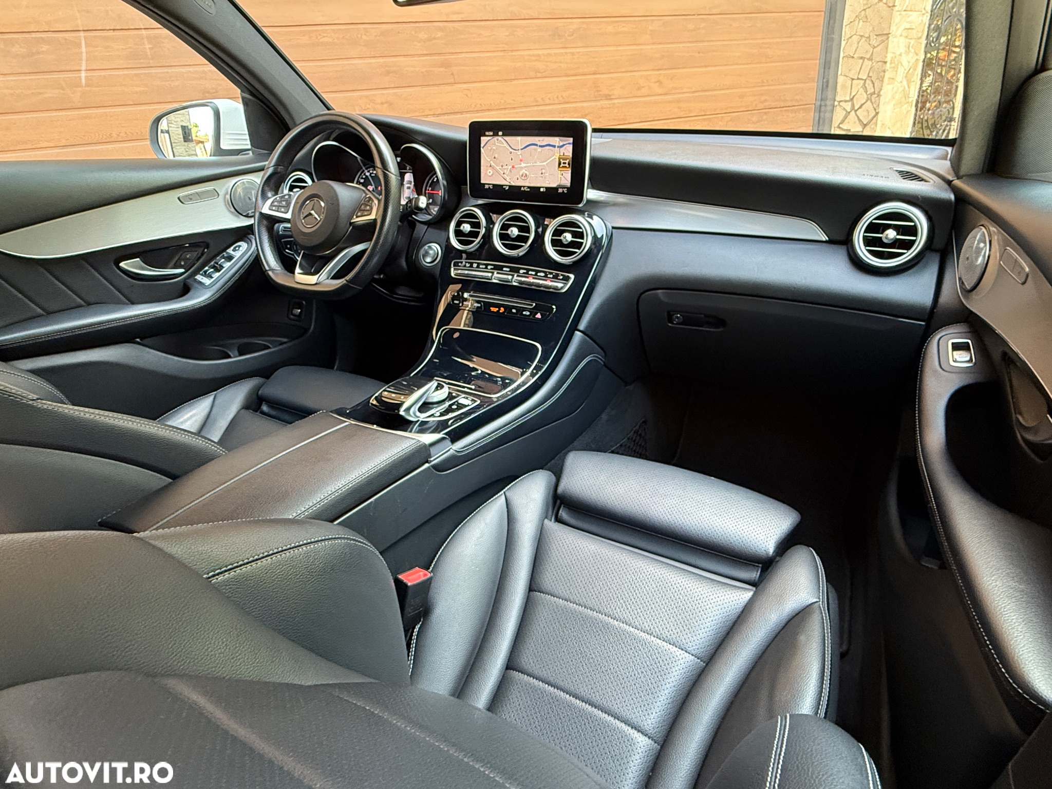 Mercedes-Benz GLC Coupe 220 d 4Matic 9G-TRONIC AMG Line - 6