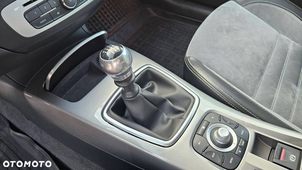 Renault Laguna 2.0 DCi GT 4WS - 29