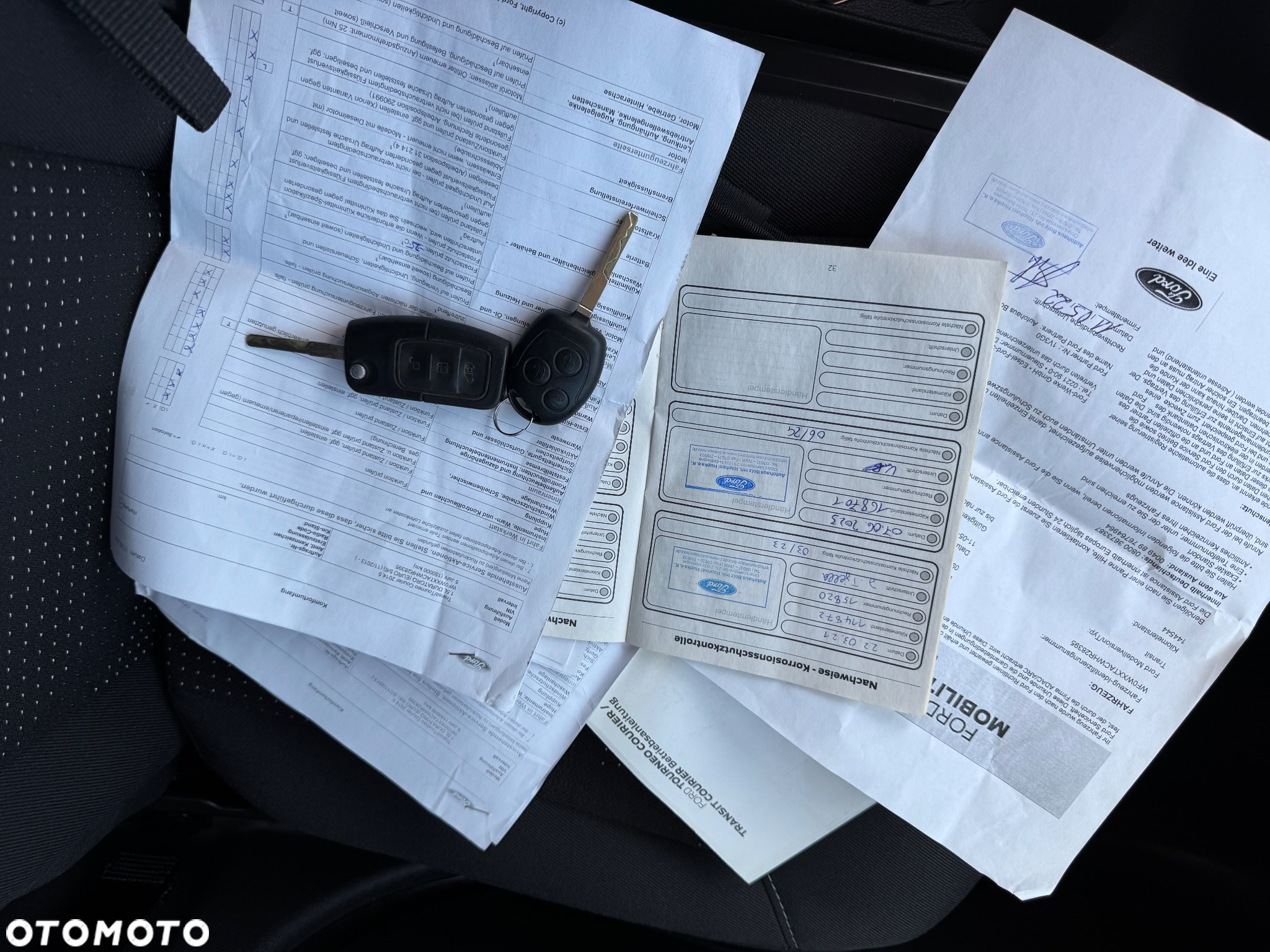 Ford Transit Courier - 16