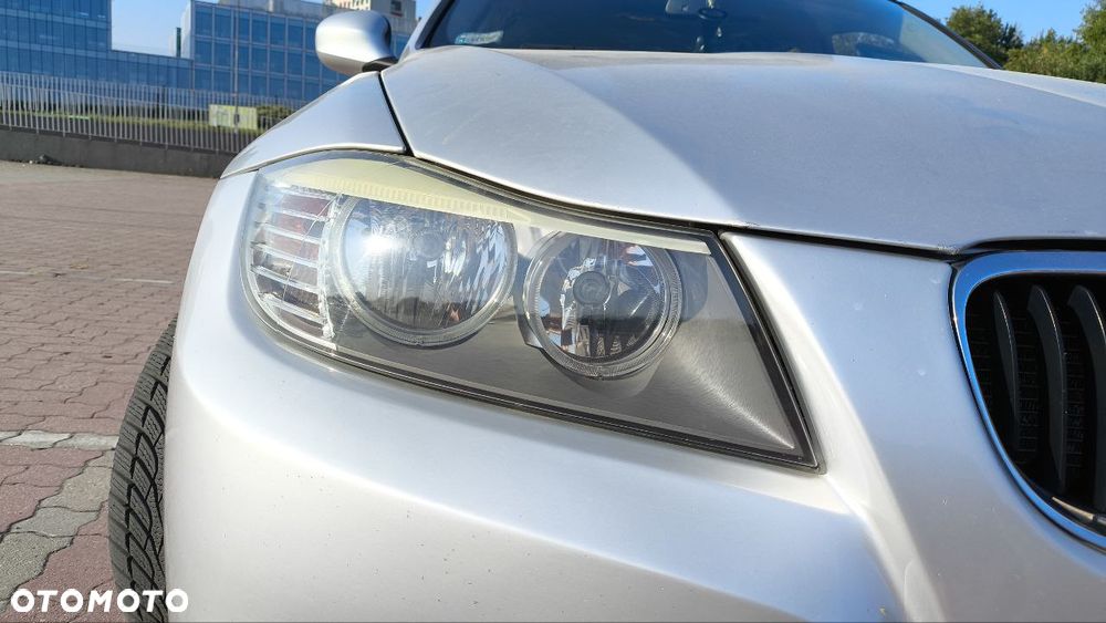 BMW Seria 3 318d - 14