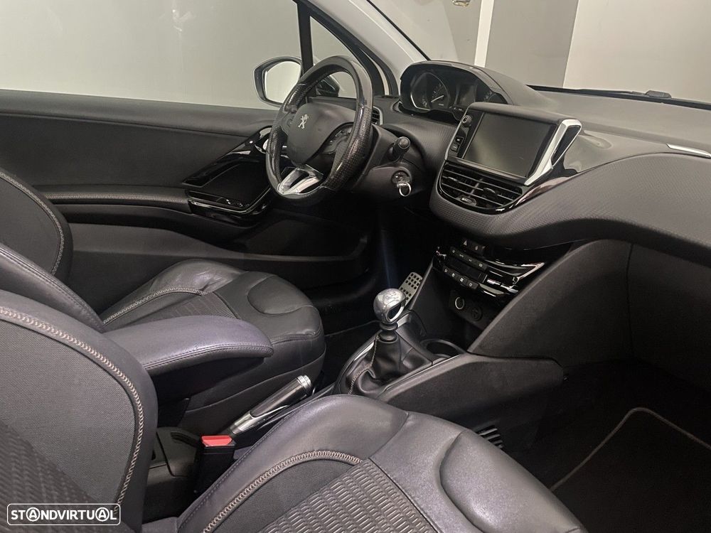 Peugeot 208 1.6 e-HDi Allure - 22