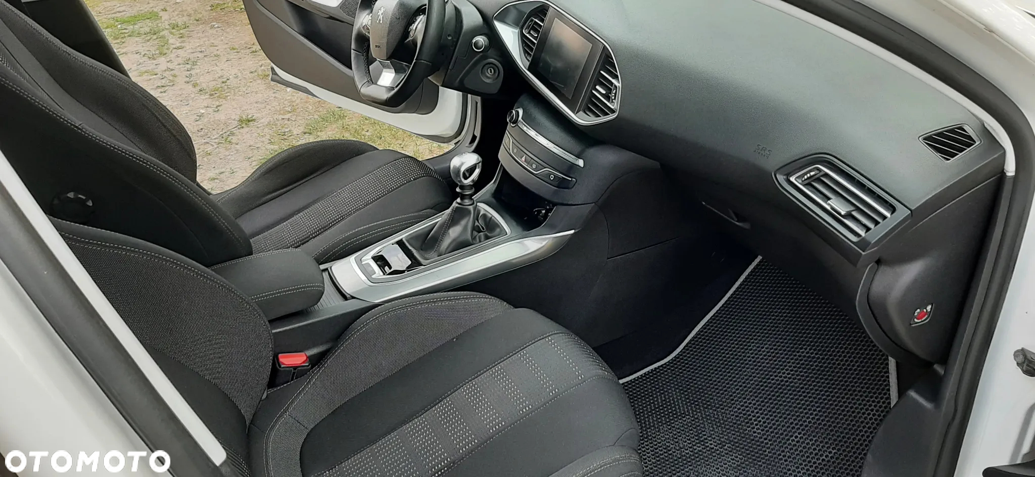 Peugeot 308 2.0 BlueHDi Allure S&S - 20