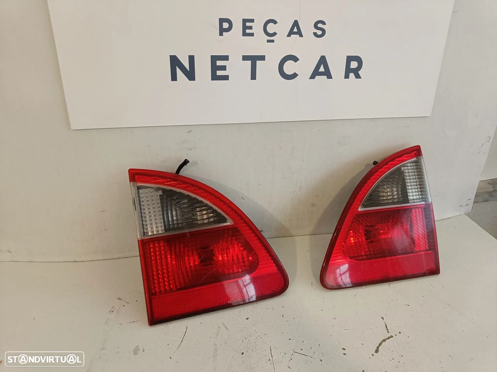 Farol farolim tampa mala Ford Galaxy 2003 - 3