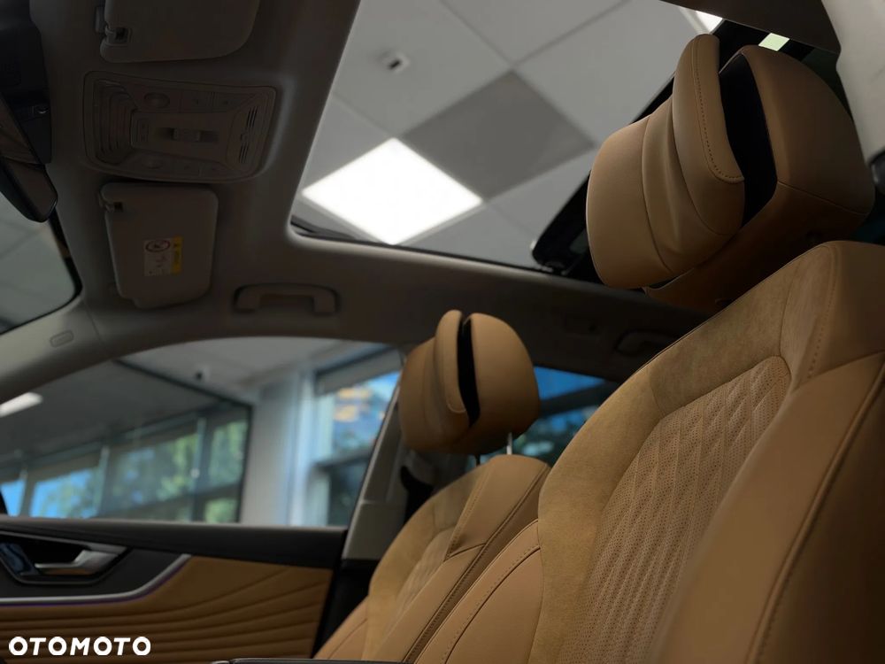 Hongqi HS5 2.0T Executive AWD - 13