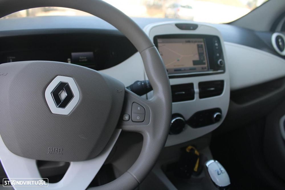 Renault Zoe (c/ Bateria) 41 kwh Life c/ LIMITED Pack - 7