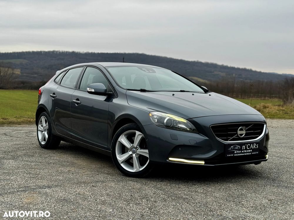 Volvo V40 D3 Geartronic Summum - 2