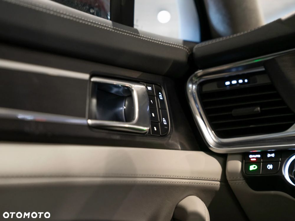 Porsche Panamera 4 E-Hybrid Platinum Edition - 34