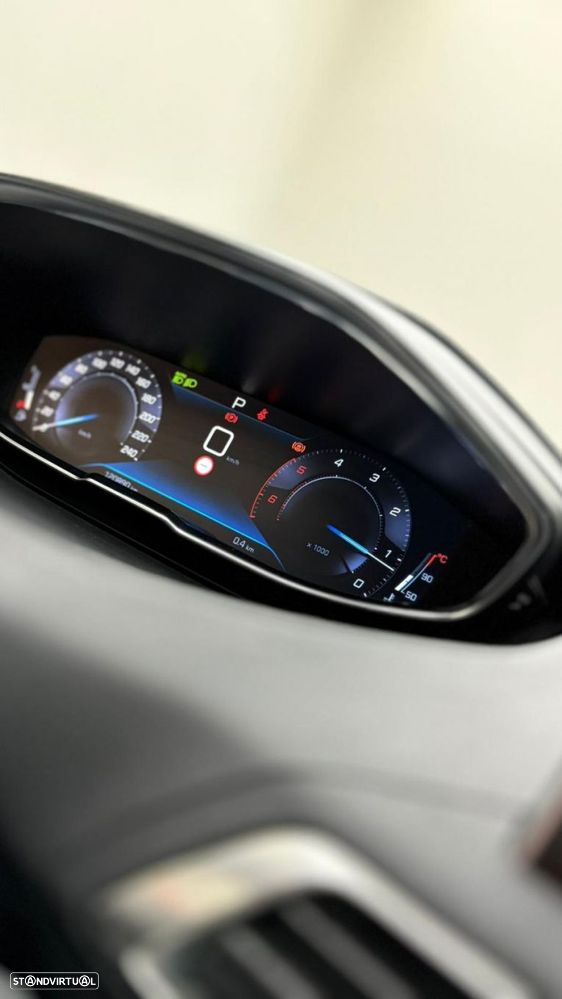 Peugeot 3008 1.5 BlueHDi Allure Pack EAT8 - 17