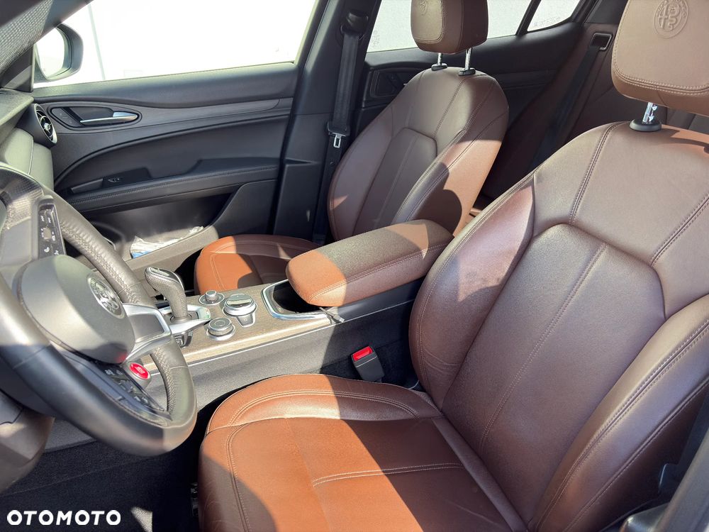 Alfa Romeo Stelvio 2.0 Turbo TI Q4 - 3