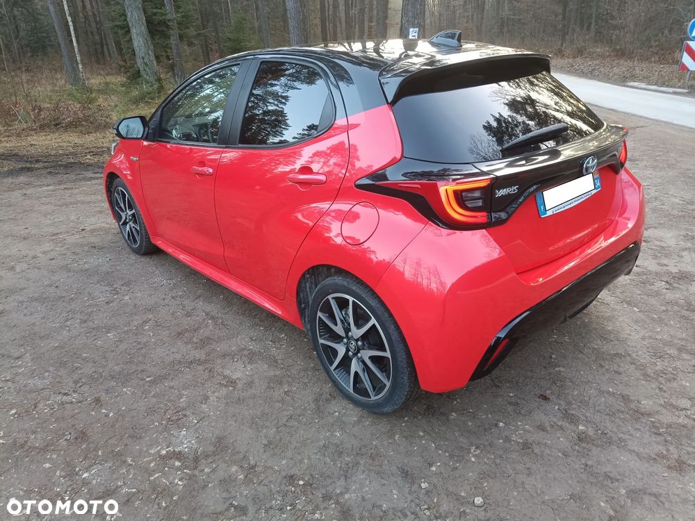Toyota Yaris Hybrid 100 Premium - 6