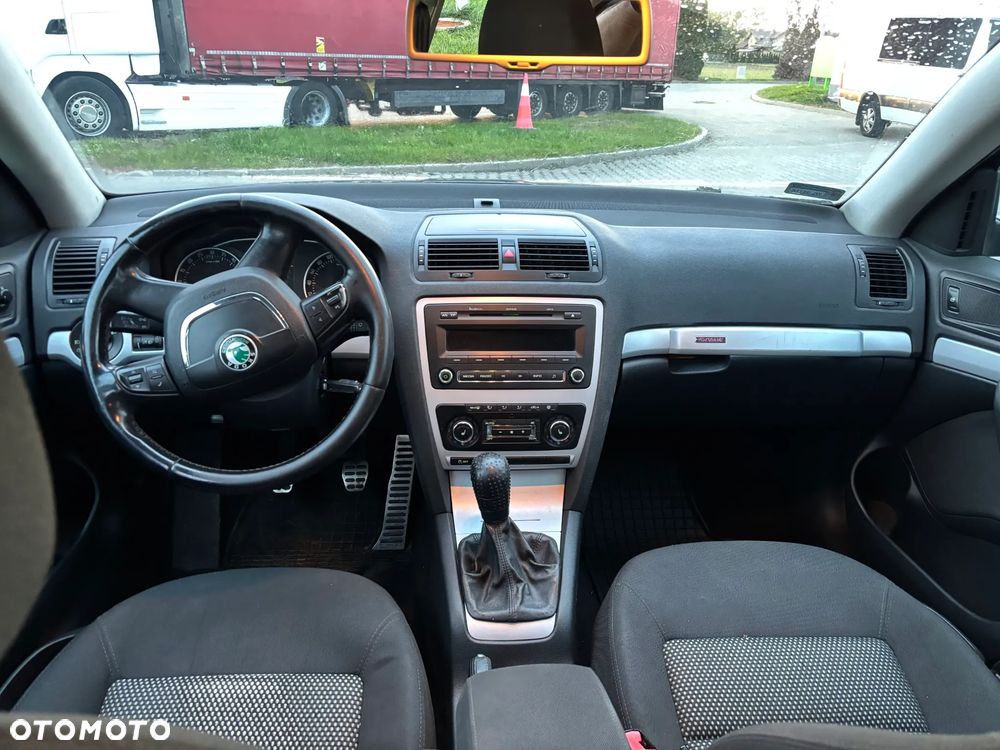 Skoda Octavia 2011 photo 5