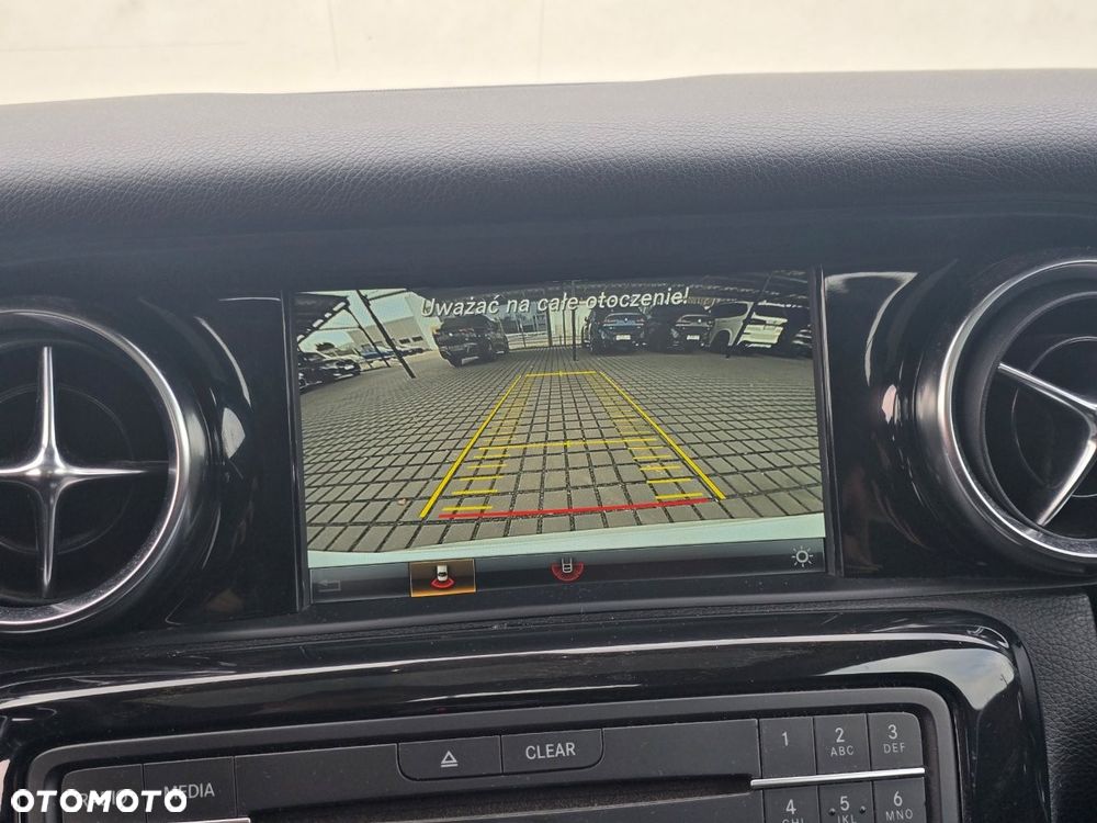 Mercedes-Benz SLC 300 9G-TRONIC Final Edition - 18