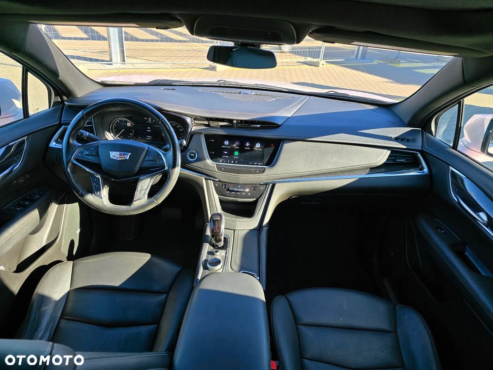 Cadillac XT5 - 21