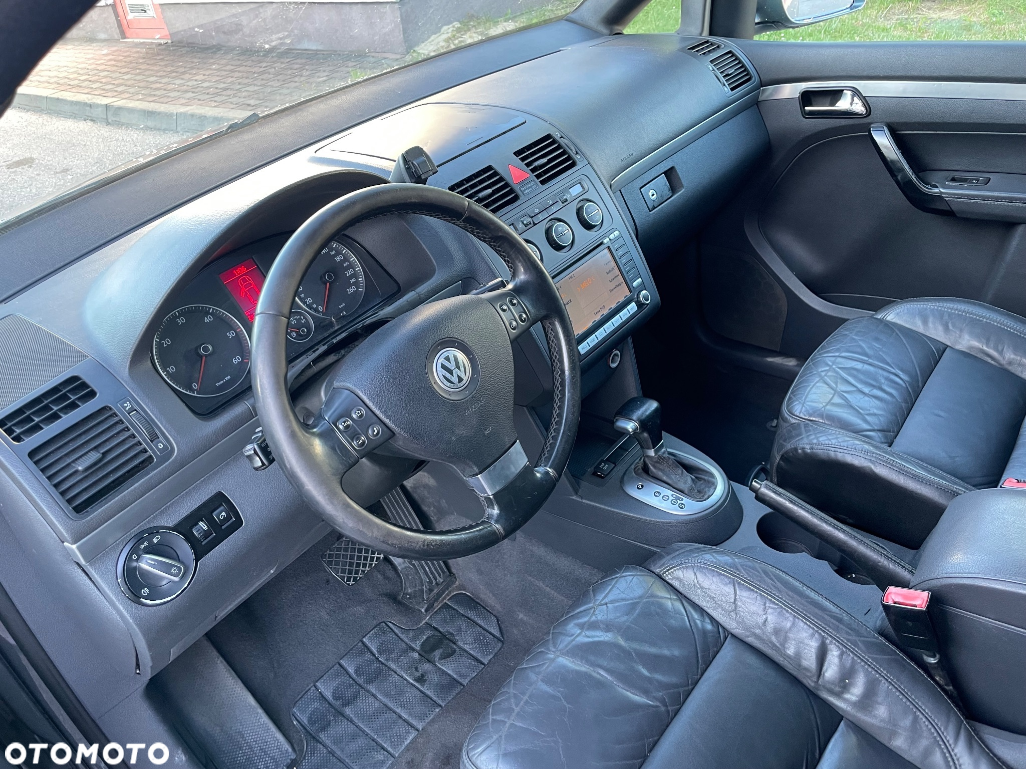 Volkswagen Touran 1.9 TDI DPF DSG Highline - 17