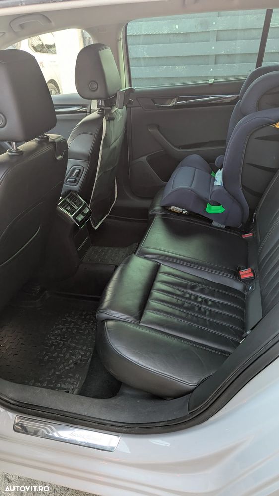 Skoda Superb 2.0 TDI DSG L&K - 15