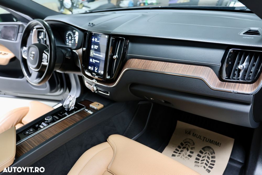 Volvo XC 60 D5 AWD Geartronic Inscription - 24