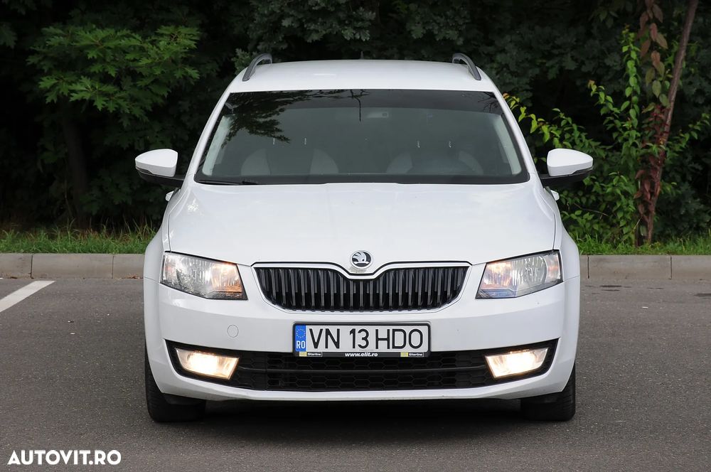 Skoda Octavia 1.6 TDI DSG Style - 10
