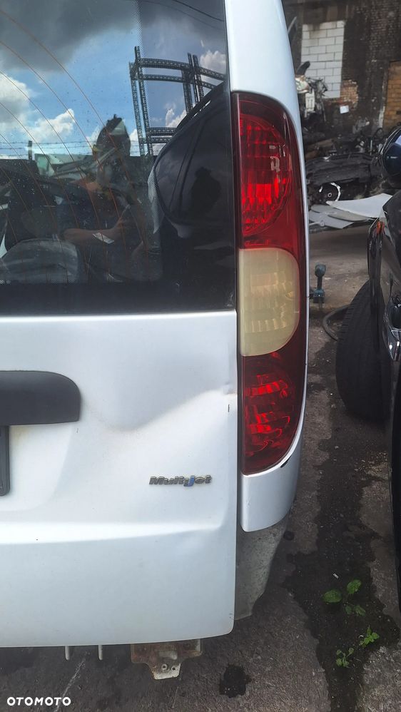 LAMPA PRAWA TYL DOBLO I LIFT - 1
