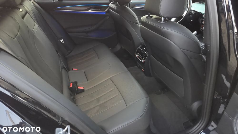 BMW Seria 5 520d xDrive Touring M Sport Edition - 30