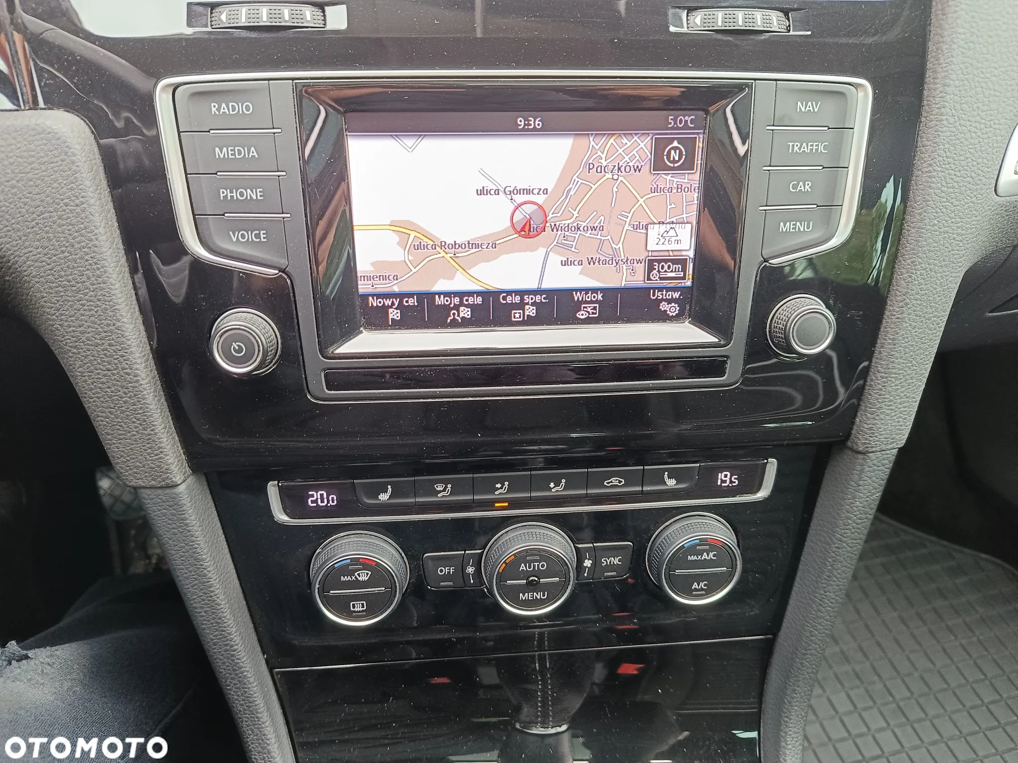 Volkswagen Golf 2.0 TDI 4Motion BlueMotion Technology Cup - 33