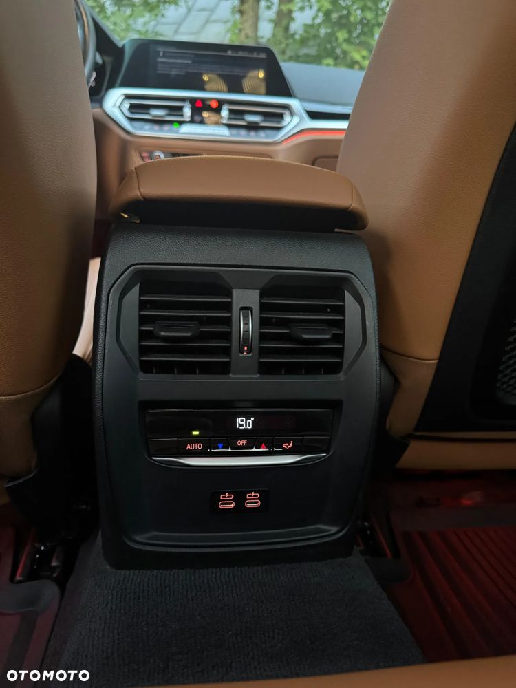BMW Seria 3 330e PHEV xDrive - 27