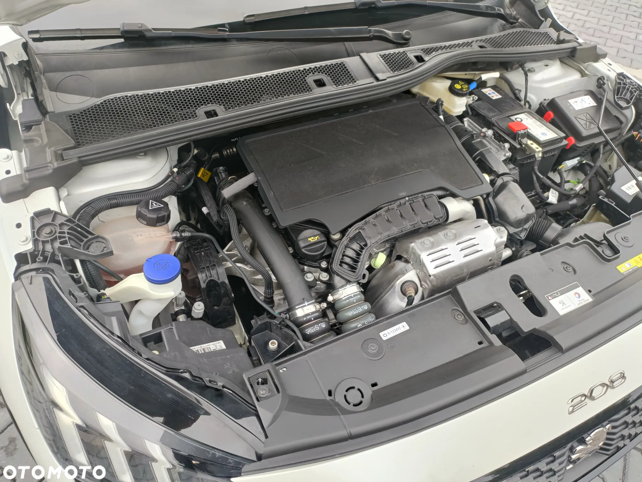 Peugeot 208 1.2 PureTech GT Line S&S EAT8 - 8