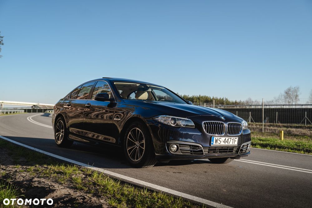 BMW Seria 5 528i xDrive Luxury Line - 1