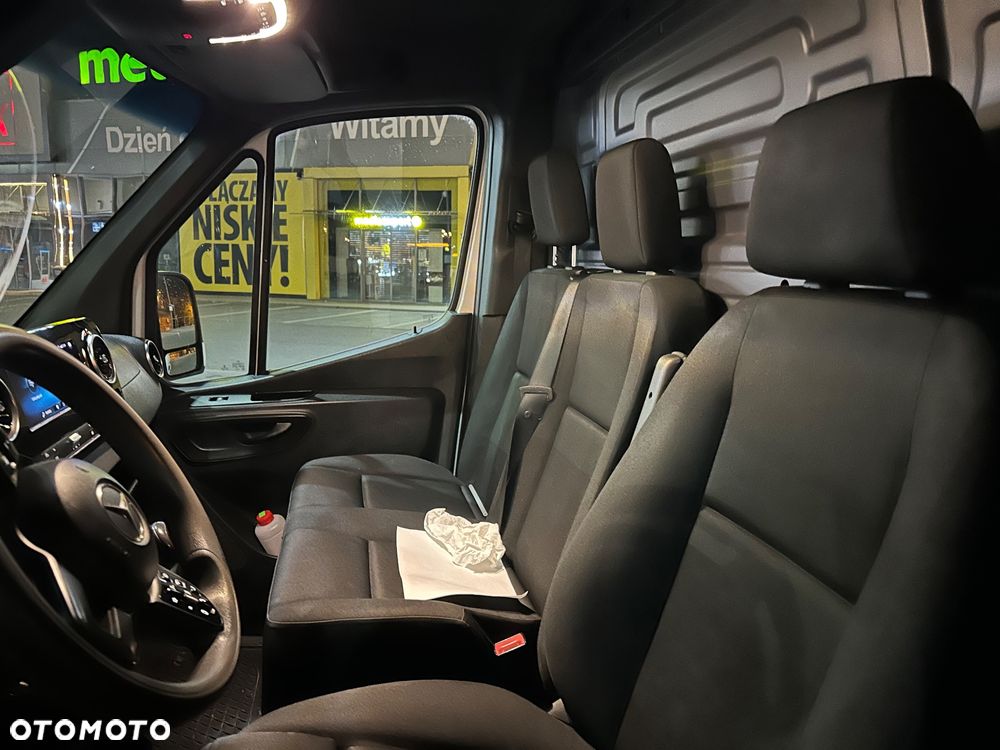 Mercedes-Benz Sprinter - 20
