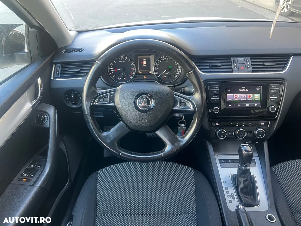 Skoda Octavia 2.0 TDI ELEGANCE DSG - 6