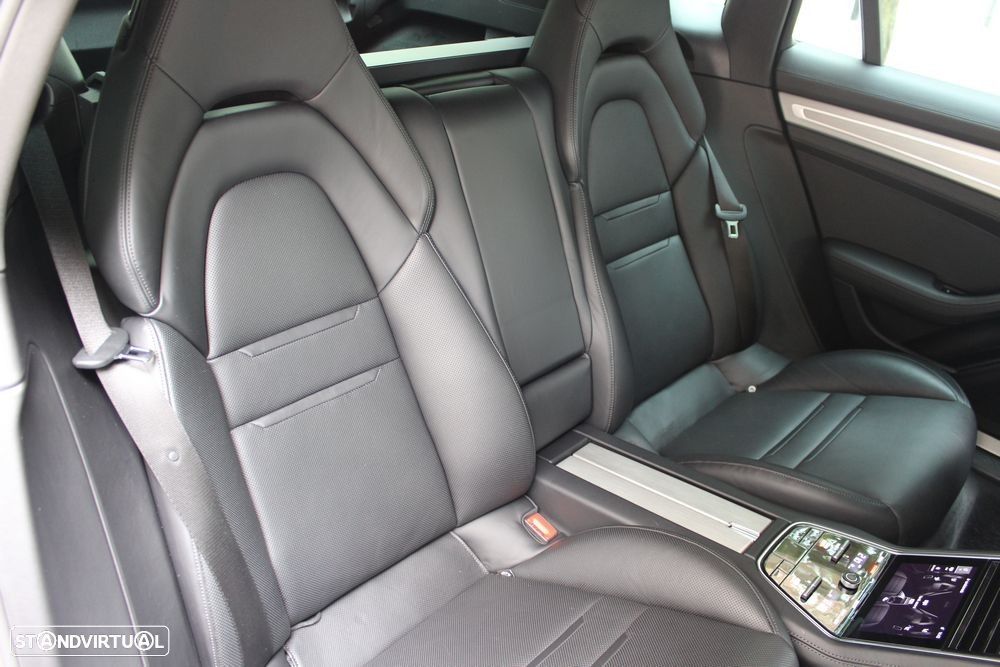 Porsche Panamera 4 S - 25