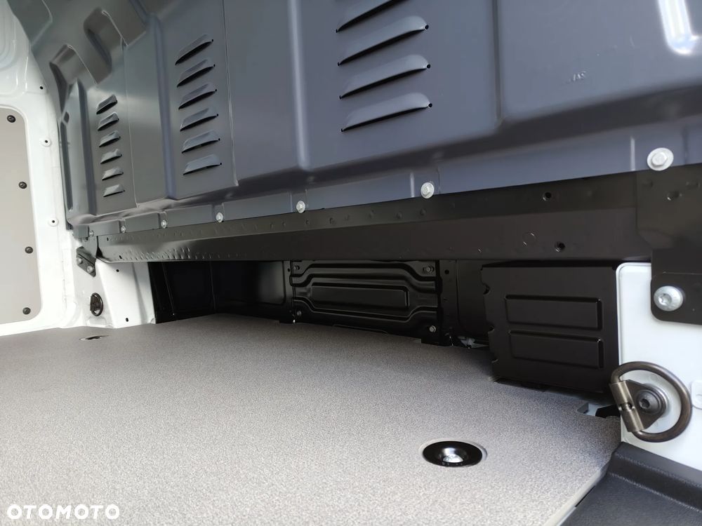 Mercedes-Benz Vito - 24