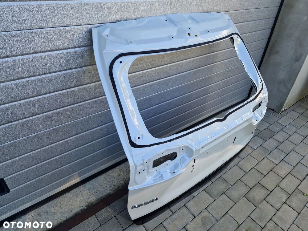 KLAPA TYLNA TOYOTA RAV4 V 2018-- - 3