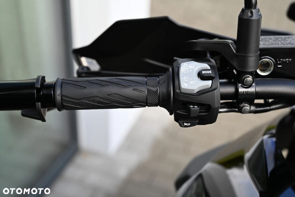 Suzuki V-STROM - 28
