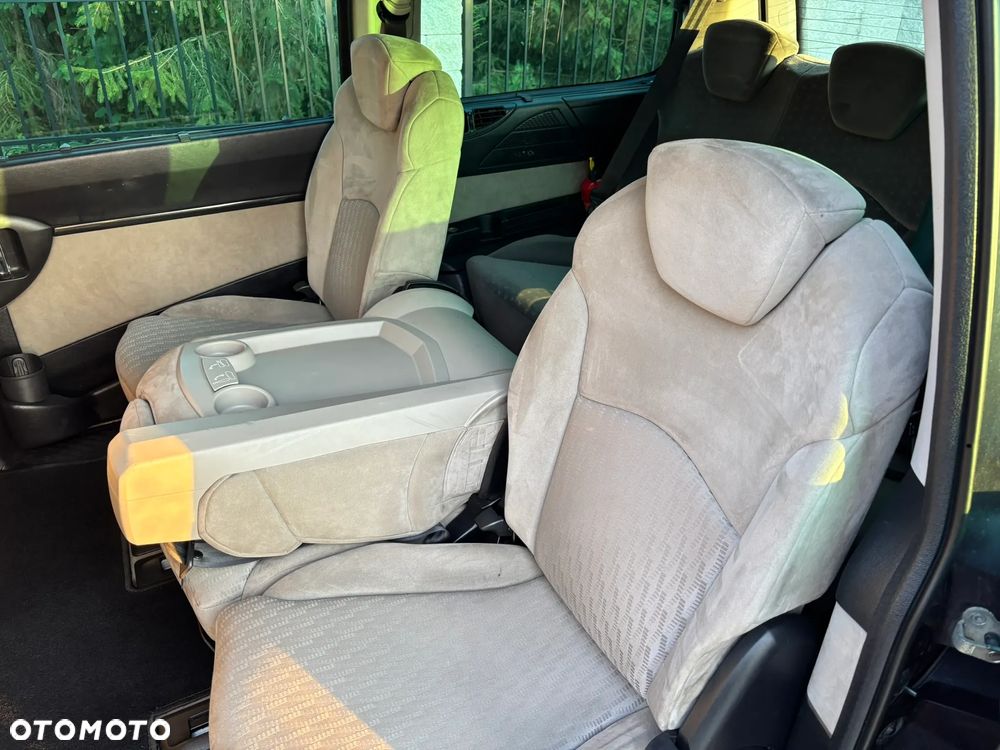 Peugeot 807 HDi 170 Bi-Turbo Automatik Platinum Pullmann - 18