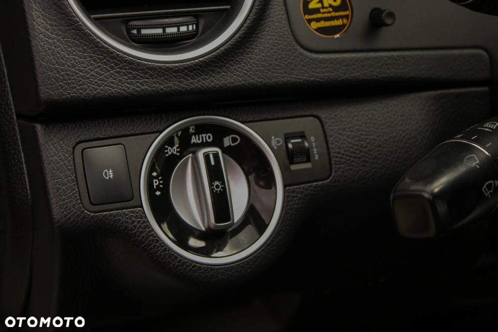 Mercedes-Benz Klasa C 180 Kompressor Automatik Avantgarde - 32