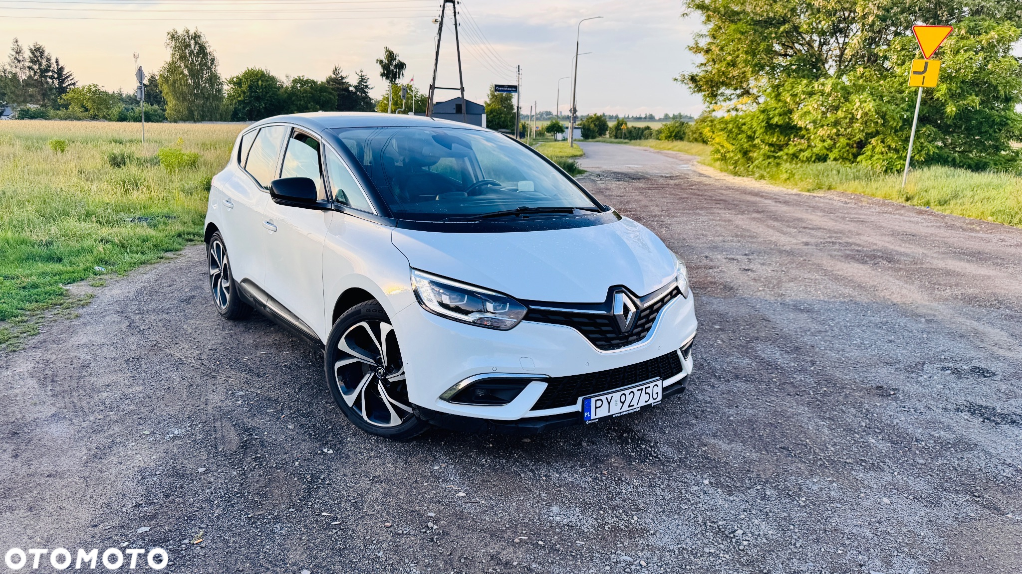 Renault Scenic BLUE dCi 150 EDC BUSINESS EDITION - 19