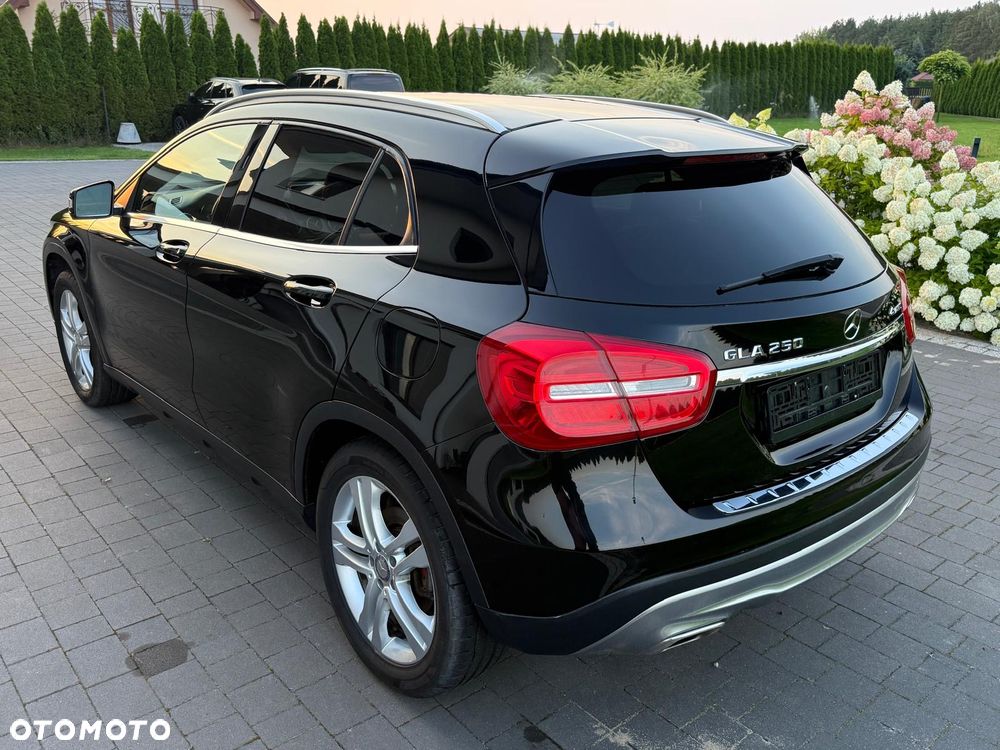 Mercedes-Benz GLA 250 4Matic 7G-DCT AMG Line - 6
