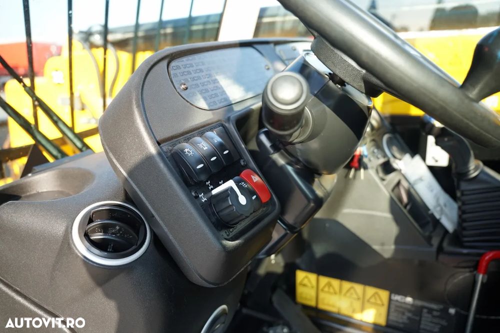 JCB 535-95 / ÎNCĂRCĂTOR TELESCOPIC CU DIRECȚIE / CUPĂ / FURCĂ / ÎNCĂRCĂTOR / CAPACITATE DE RIDICARE 3.500 KG / - 26