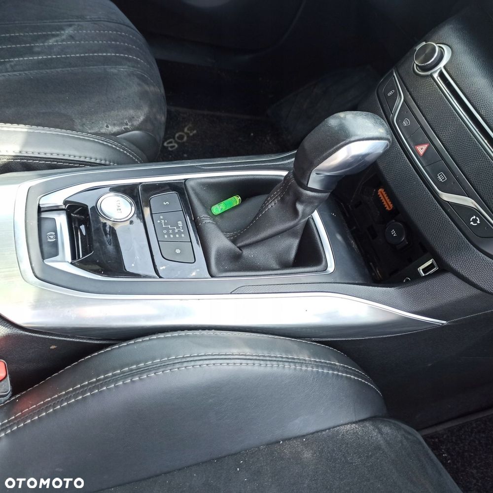 Peugeot 308 SW Lewarek KCAC