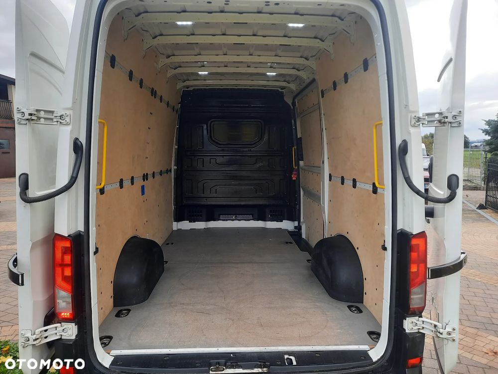 Volkswagen Crafter - 12