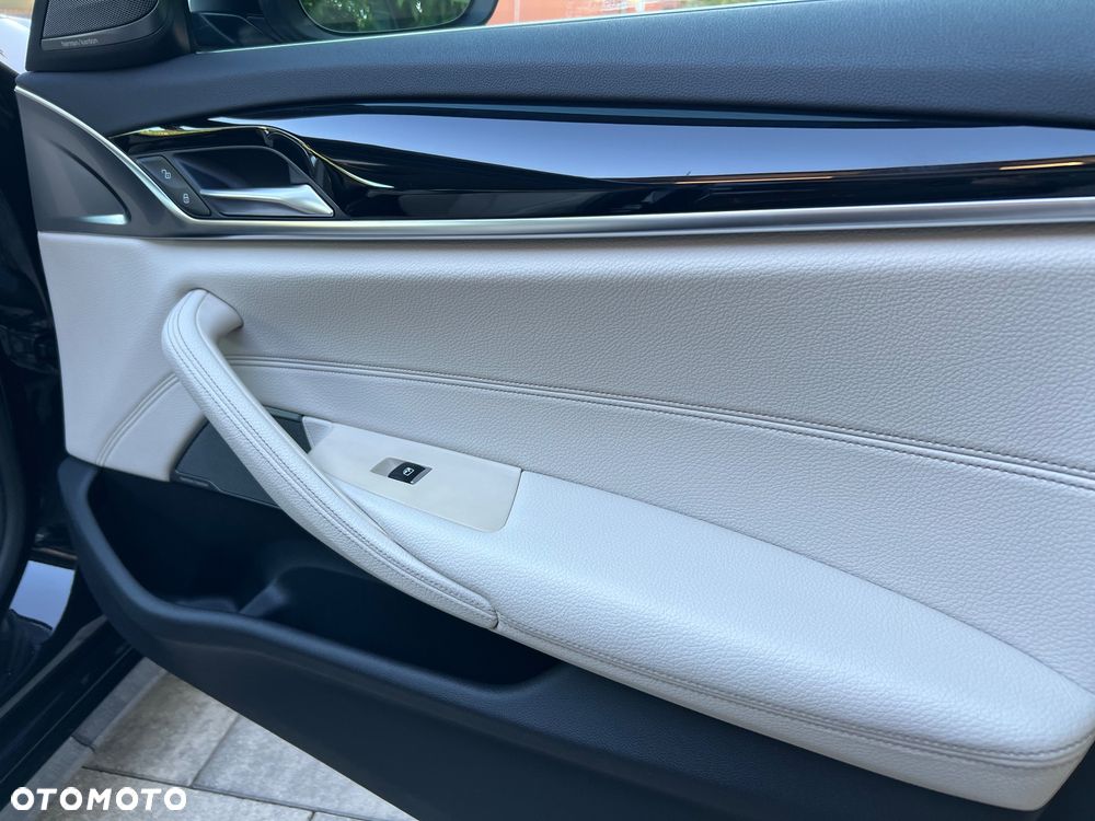 BMW Seria 5 520d xDrive Luxury Line sport - 20