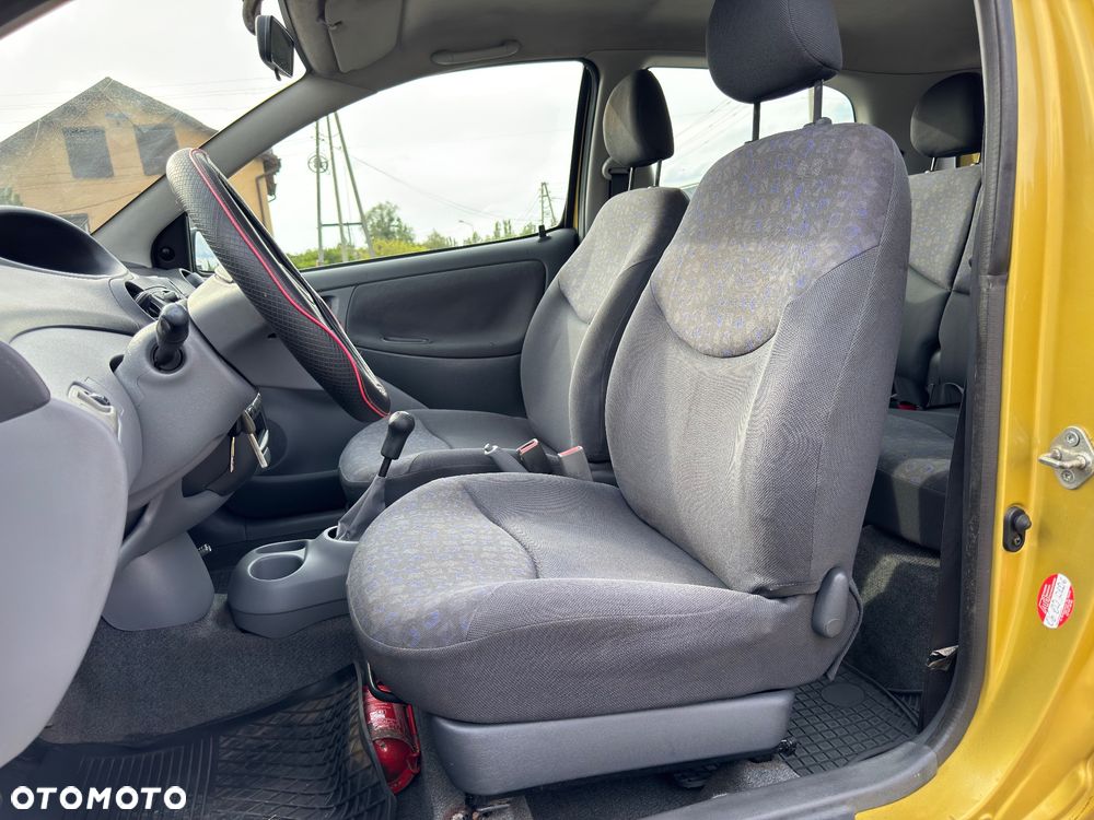 Toyota Yaris 1.0 Luna - 16