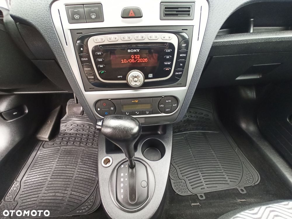 Ford Fusion - 11