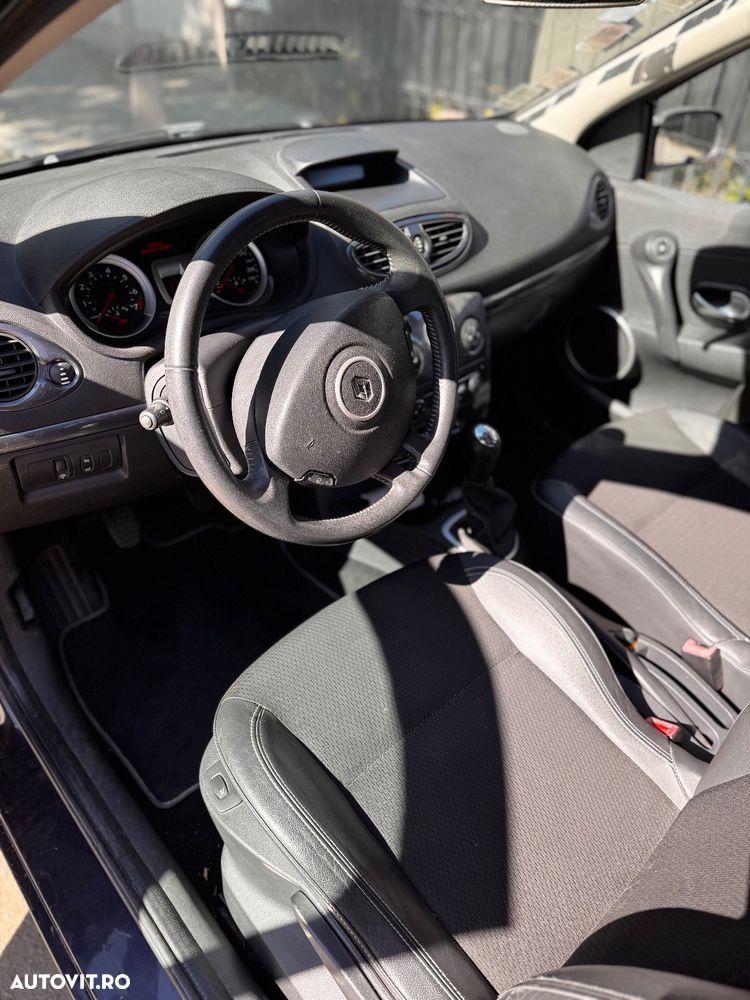 Renault Clio - 23
