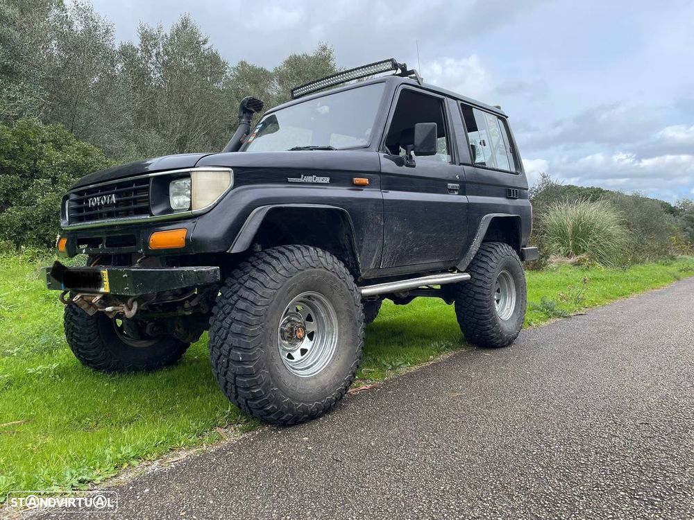 Toyota Land Cruiser - 1