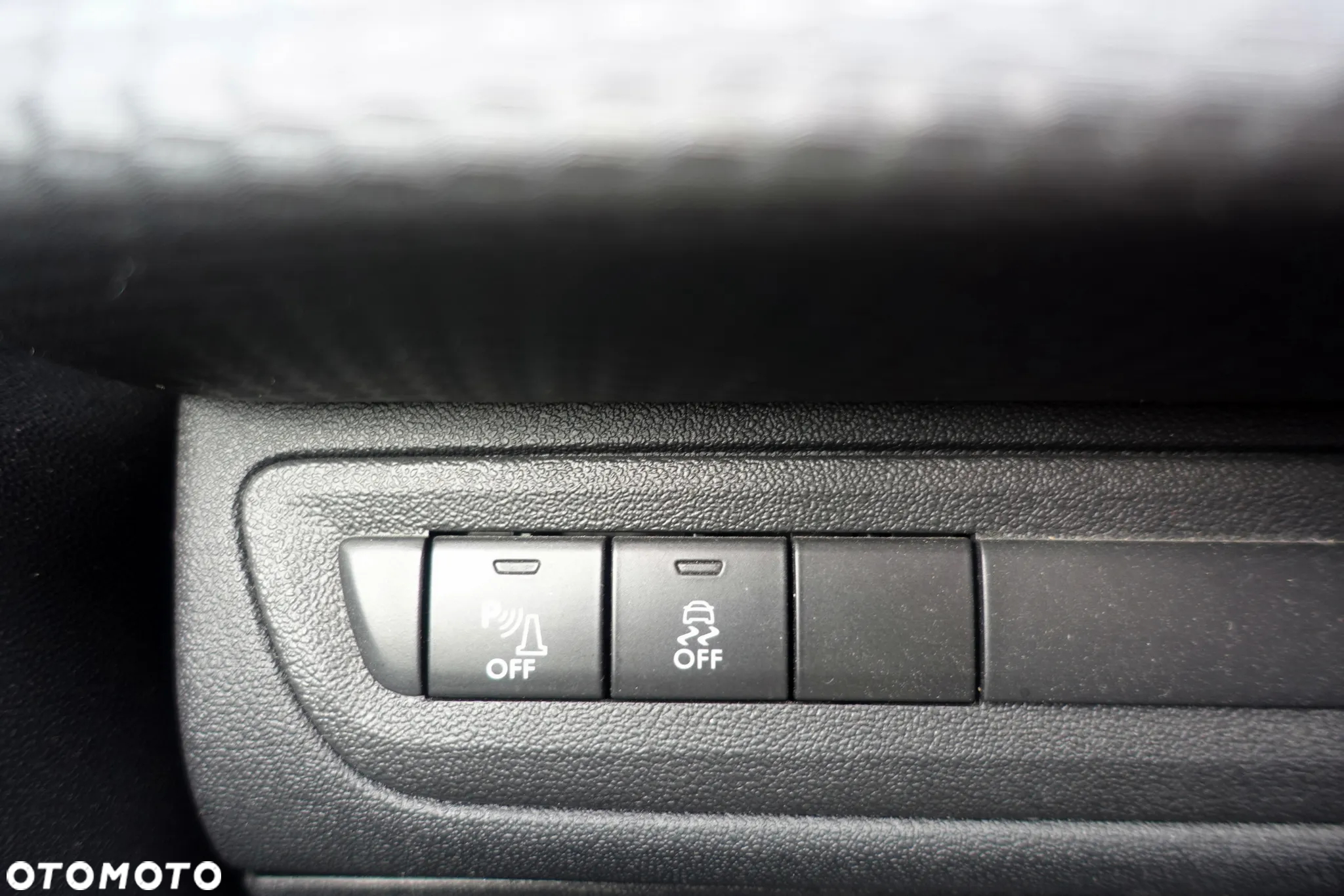 Peugeot 2008 1.2 Pure Tech Style - 24