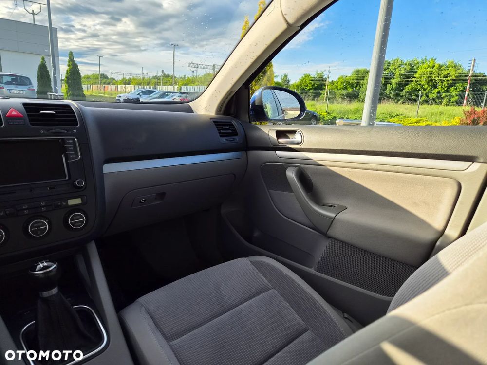 Volkswagen Jetta 1.6 Comfortline - 9