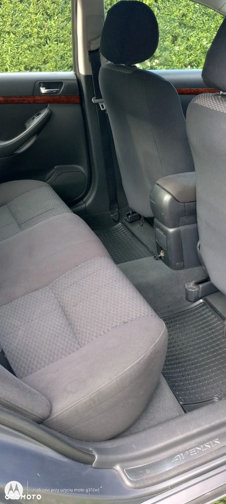 Toyota Avensis - 8